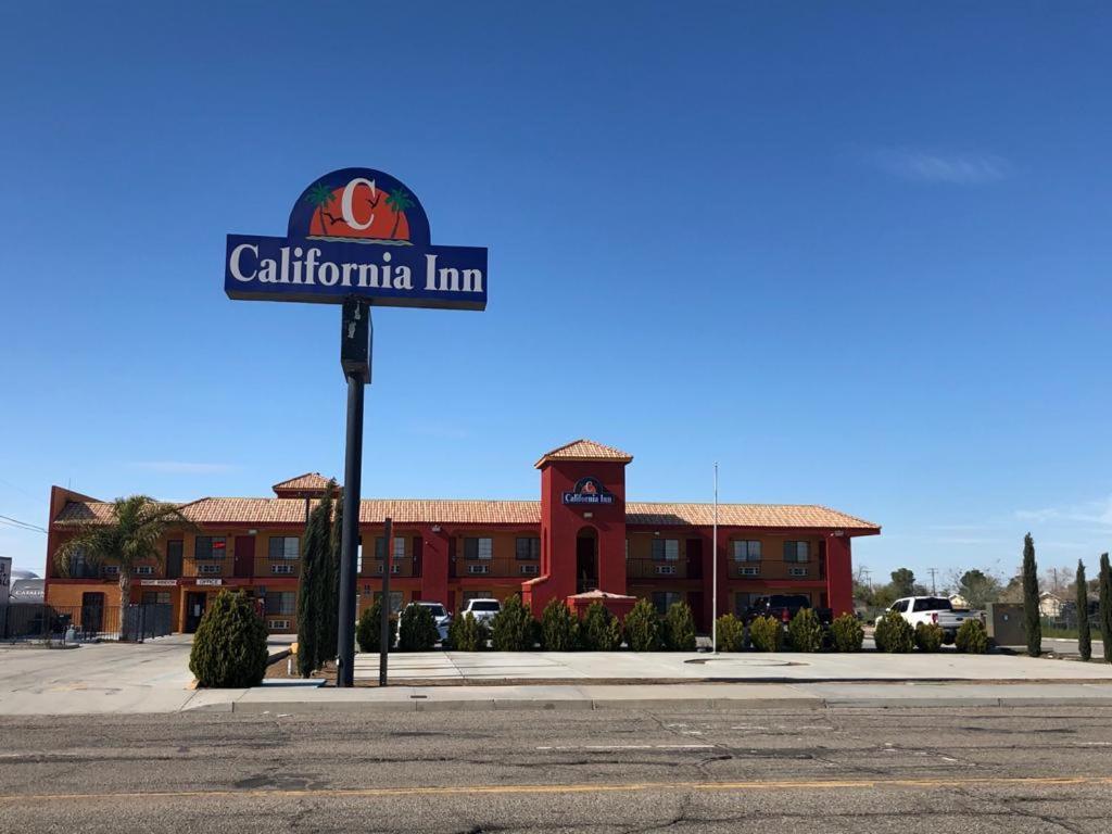 California Inn Hotel And Suites Adelanto Us 395 Exterior photo